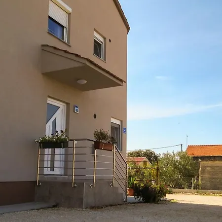 Apartment Klara's Bibinje